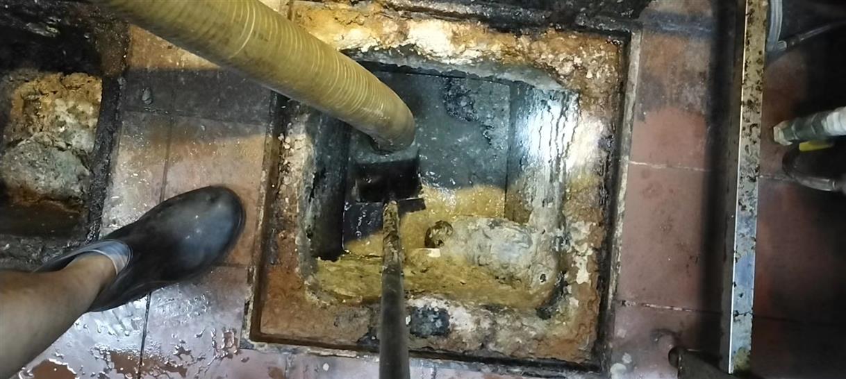 和庆镇污水池清理一般都有毒气，怎么预防中毒呢？