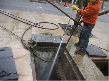 和庆镇池底污泥如何清理