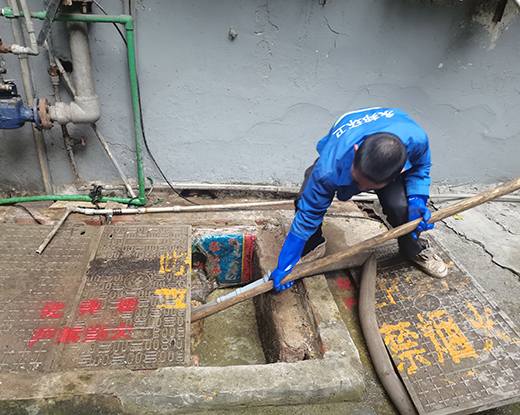 和庆镇清掏化粪池