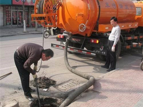 和庆镇清掏化粪池，健康生活从这里开始